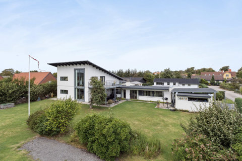Fantastisk villa med fjordkig, stor have og flere opholdsmiljøer