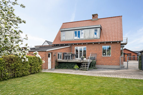 Murermestervilla med charme, plads og muligheder