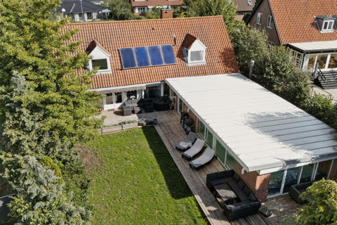 PLADS, POOL OG PEJS
